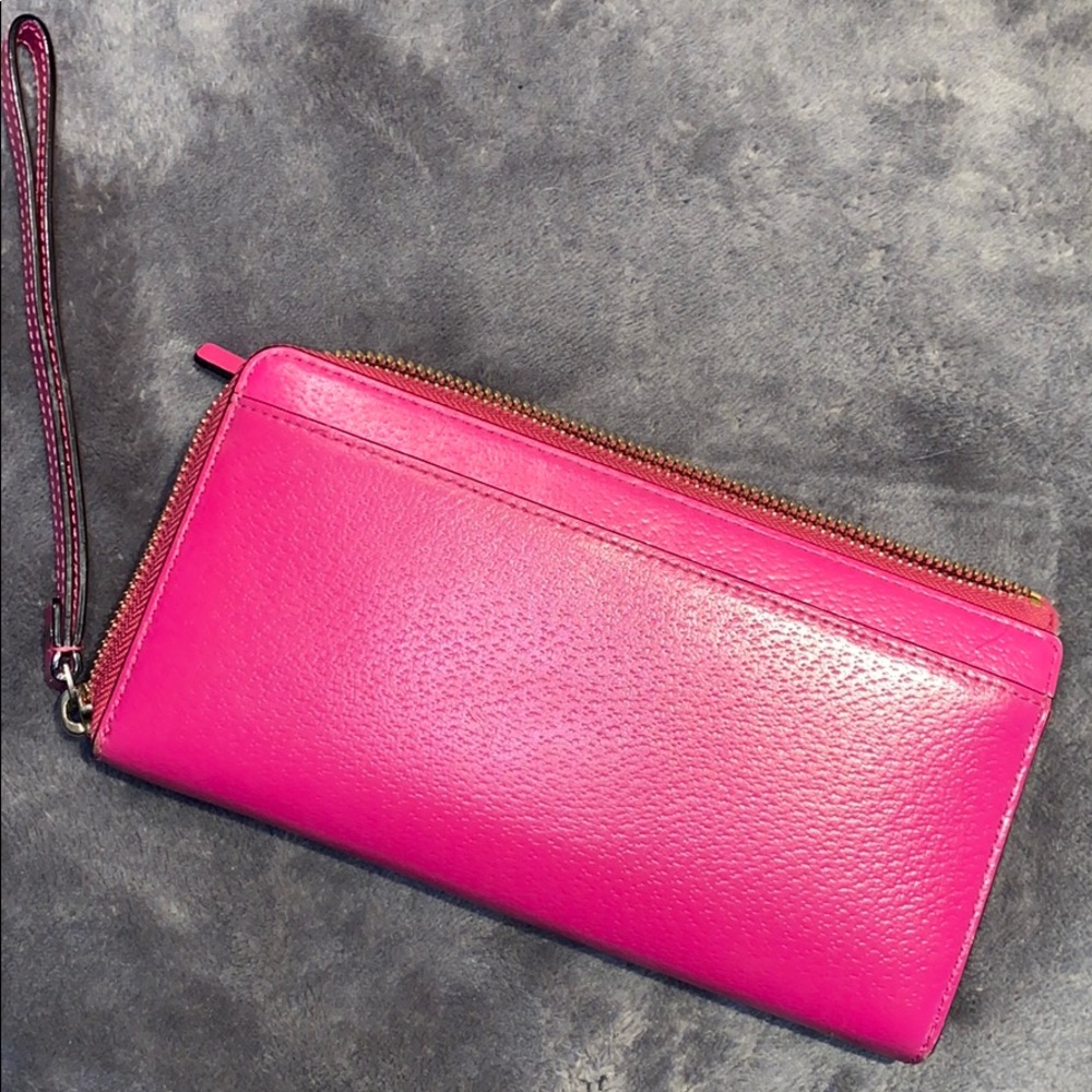 KATE SPADE WRISTLET 💗 - Picture 3 of 3